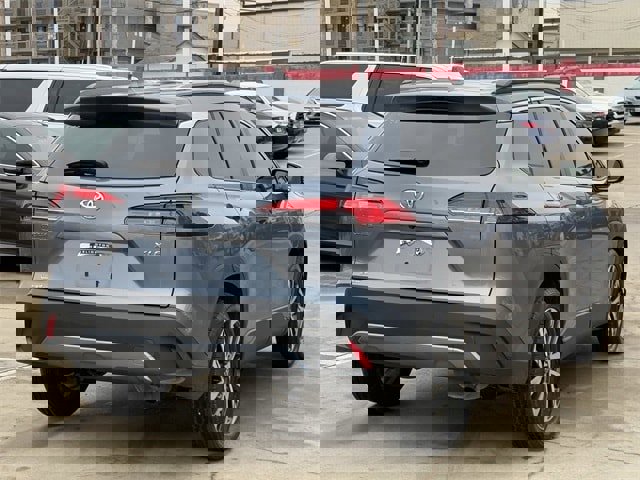 Used 2023 Toyota Corolla Cross XLE image 4