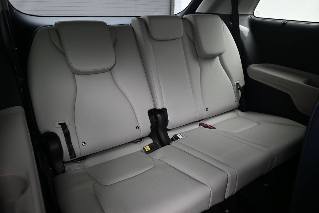 New 2026 Kia Carnival EX FWD image 24