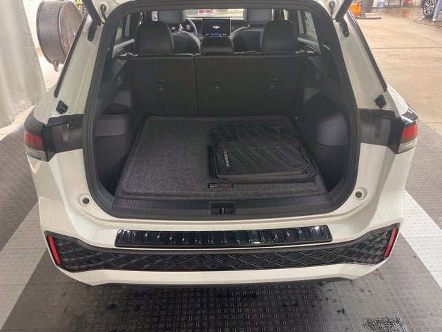 Certified 2026 Volkswagen Tiguan SE R-Line FWD image 10