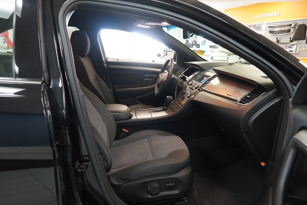 Used 2016 Ford Taurus SEL image 22