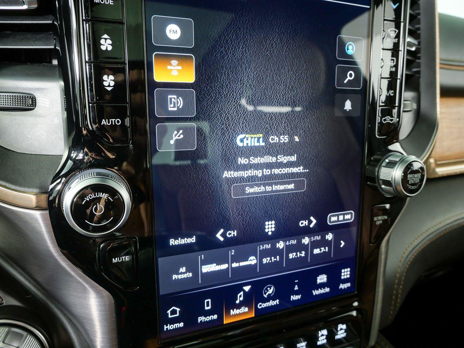 Used 2023 RAM 1500 Limited AWD/4WD image 14