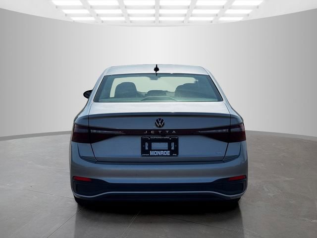 Used 2025 Volkswagen Jetta SE image 6