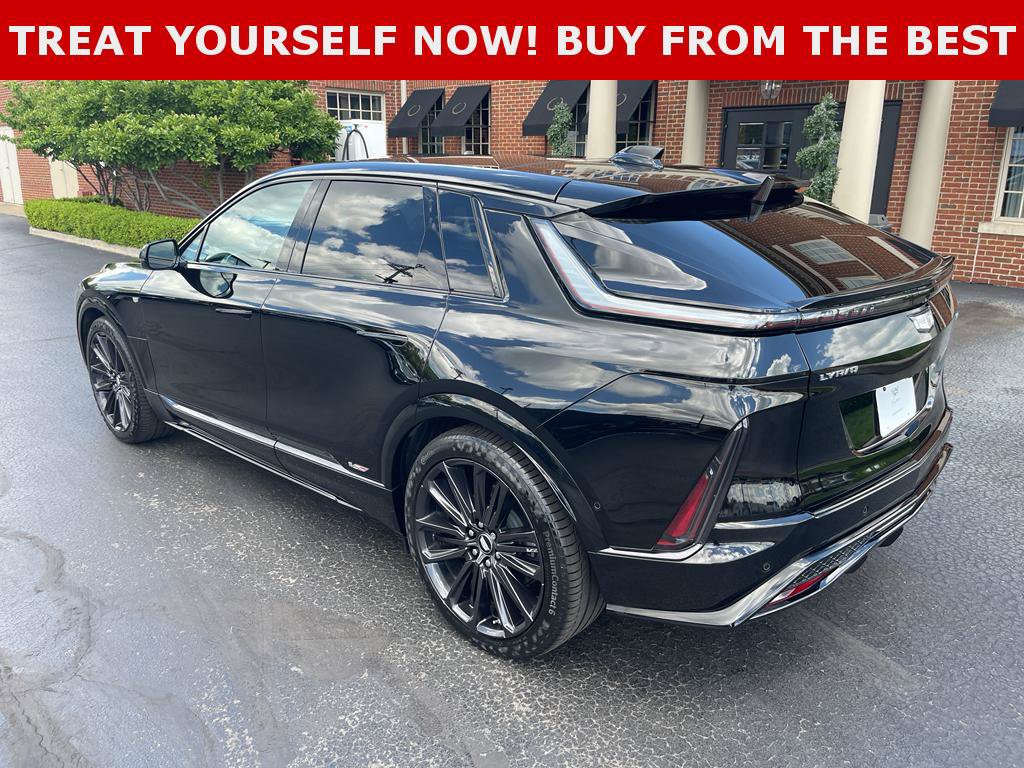 Used 2026 Cadillac Lyriq V w/ LPO, Floor Liner Package AWD/4WD image 9