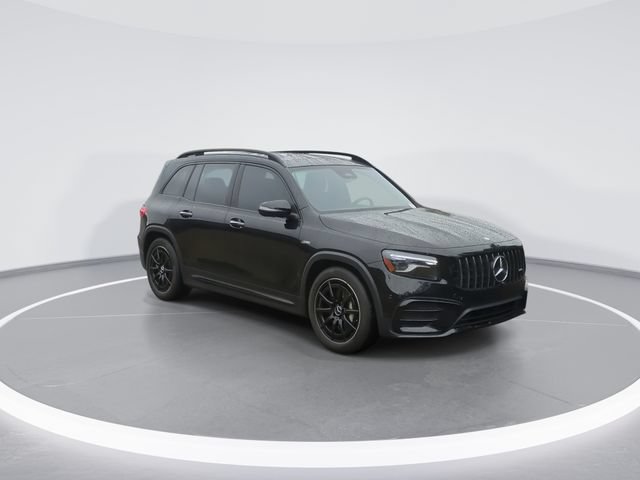 Used 2025 Mercedes-Benz GLB 35 AMG 4MATIC image 2