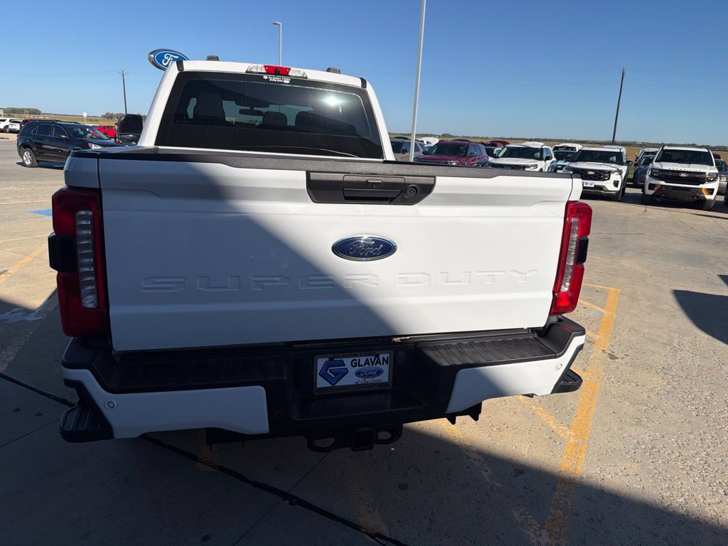 Used 2023 Ford F250 XL w/ STX Appearance Package AWD/4WD image 8