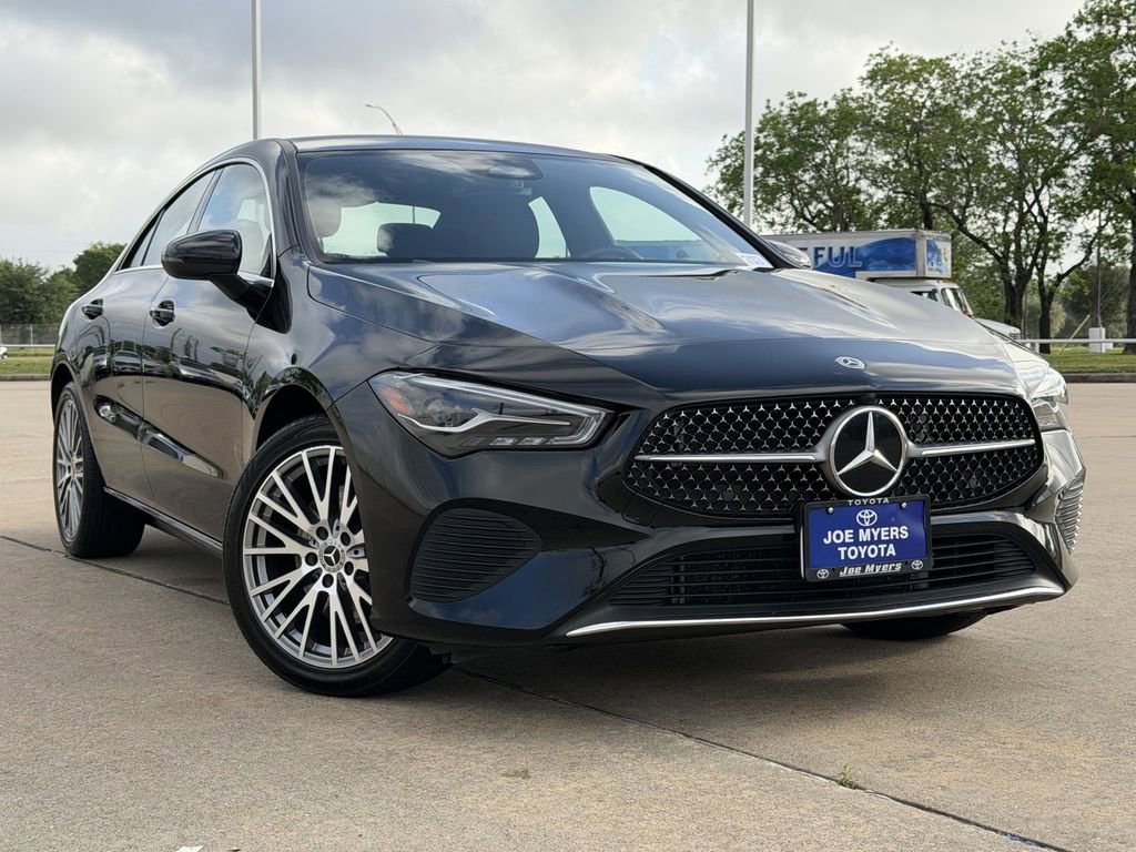 Used 2025 Mercedes-Benz CLA 250 4MATIC image 2