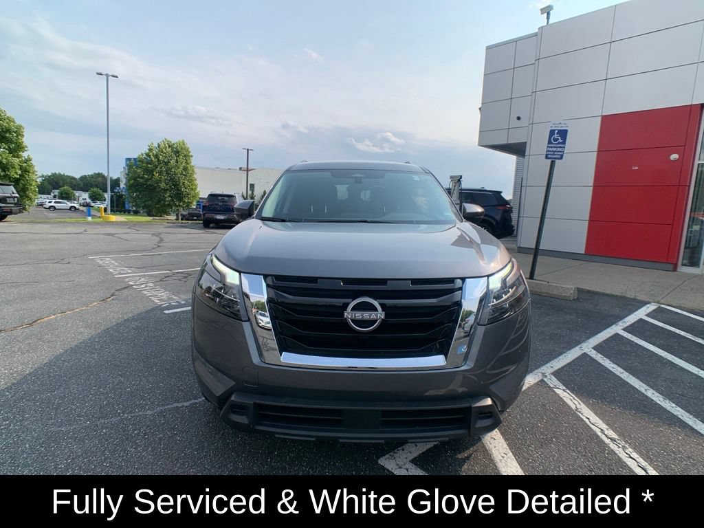 Used 2024 Nissan Pathfinder SV AWD/4WD image 9
