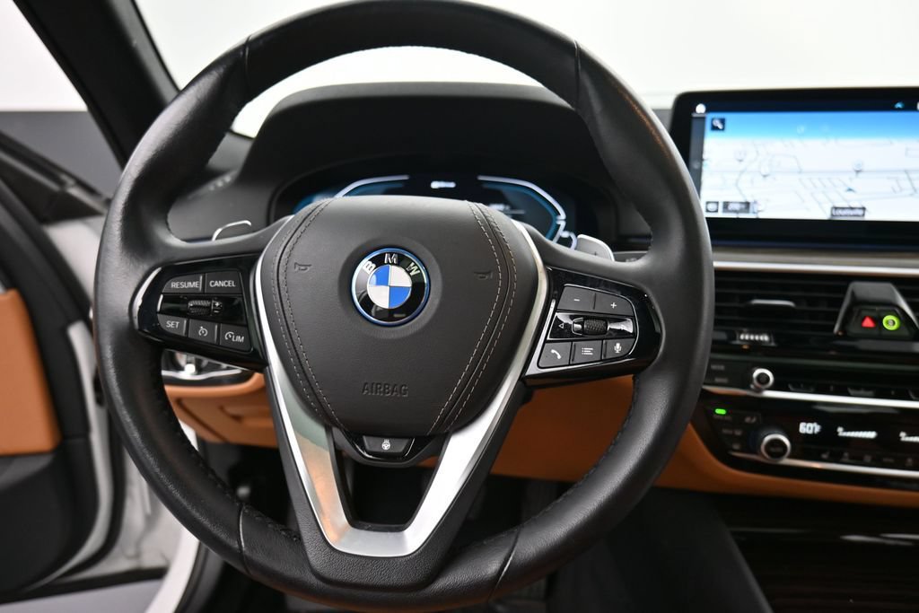 Used 2023 BMW 530e xDrive w/ Premium Package AWD/4WD image 12