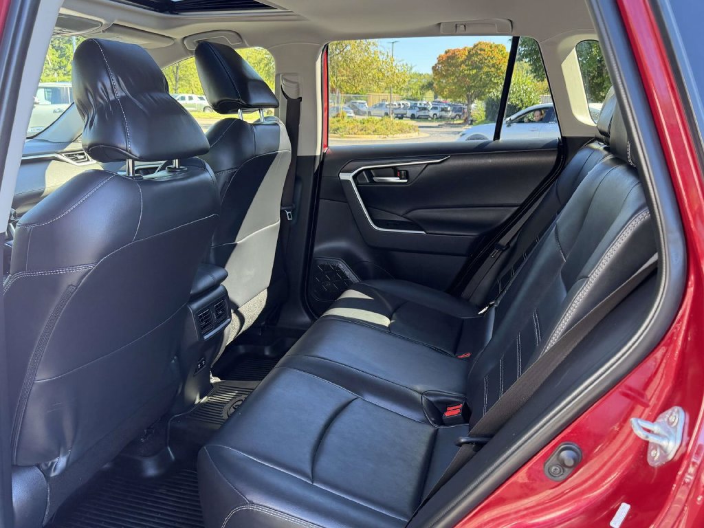 Used 2019 Toyota RAV4 XLE Premium w/ Cold Weather Package AWD/4WD image 15