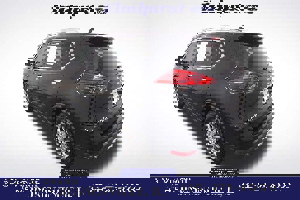 Used 2017 Nissan Rogue SV image 3