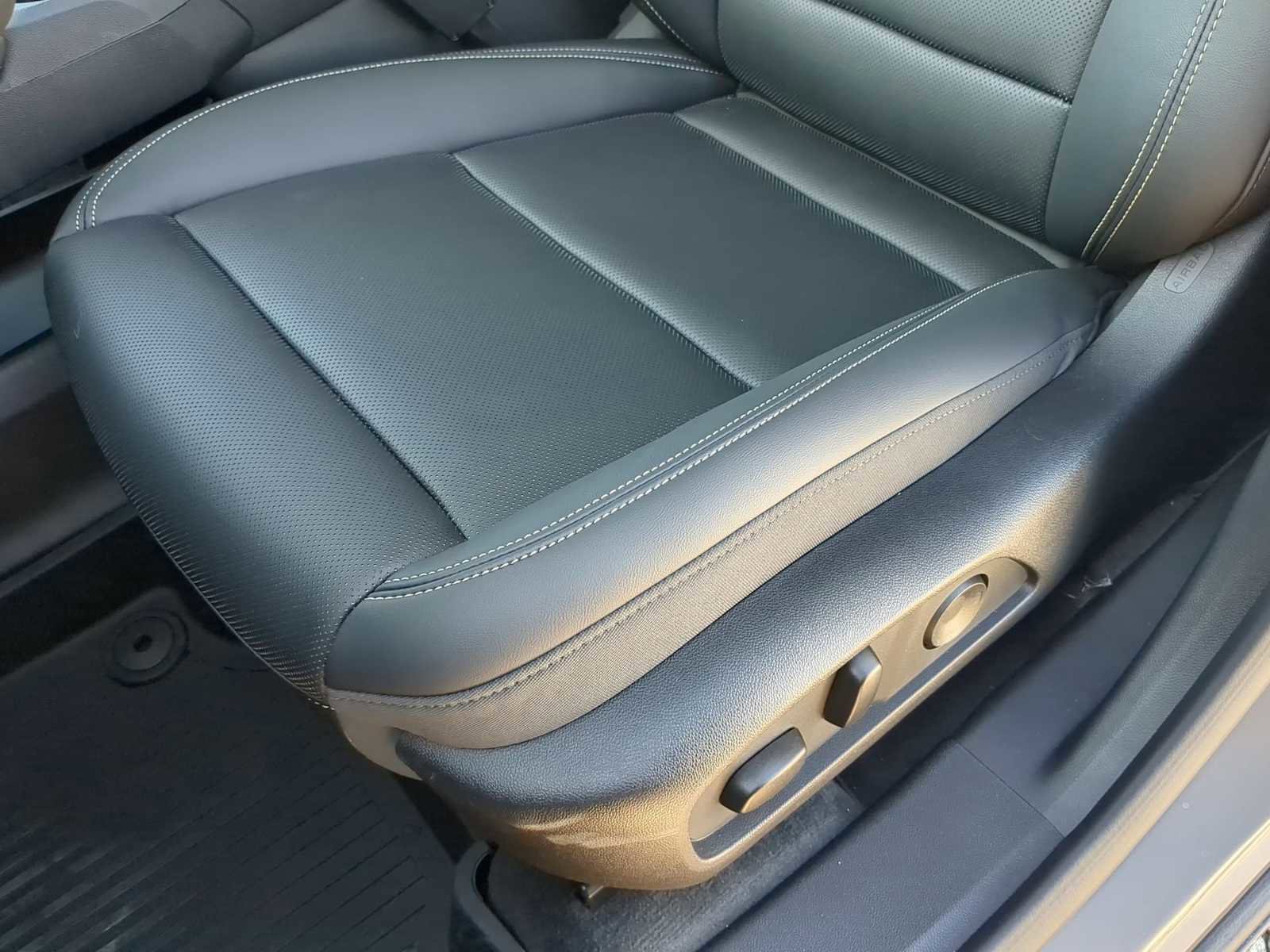 New 2026 GMC Terrain Elevation w/ Elevation Premium Package image 13