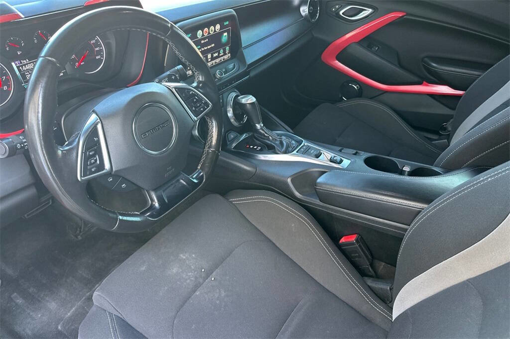 Used 2018 Chevrolet Camaro LT w/ RS Package image 10