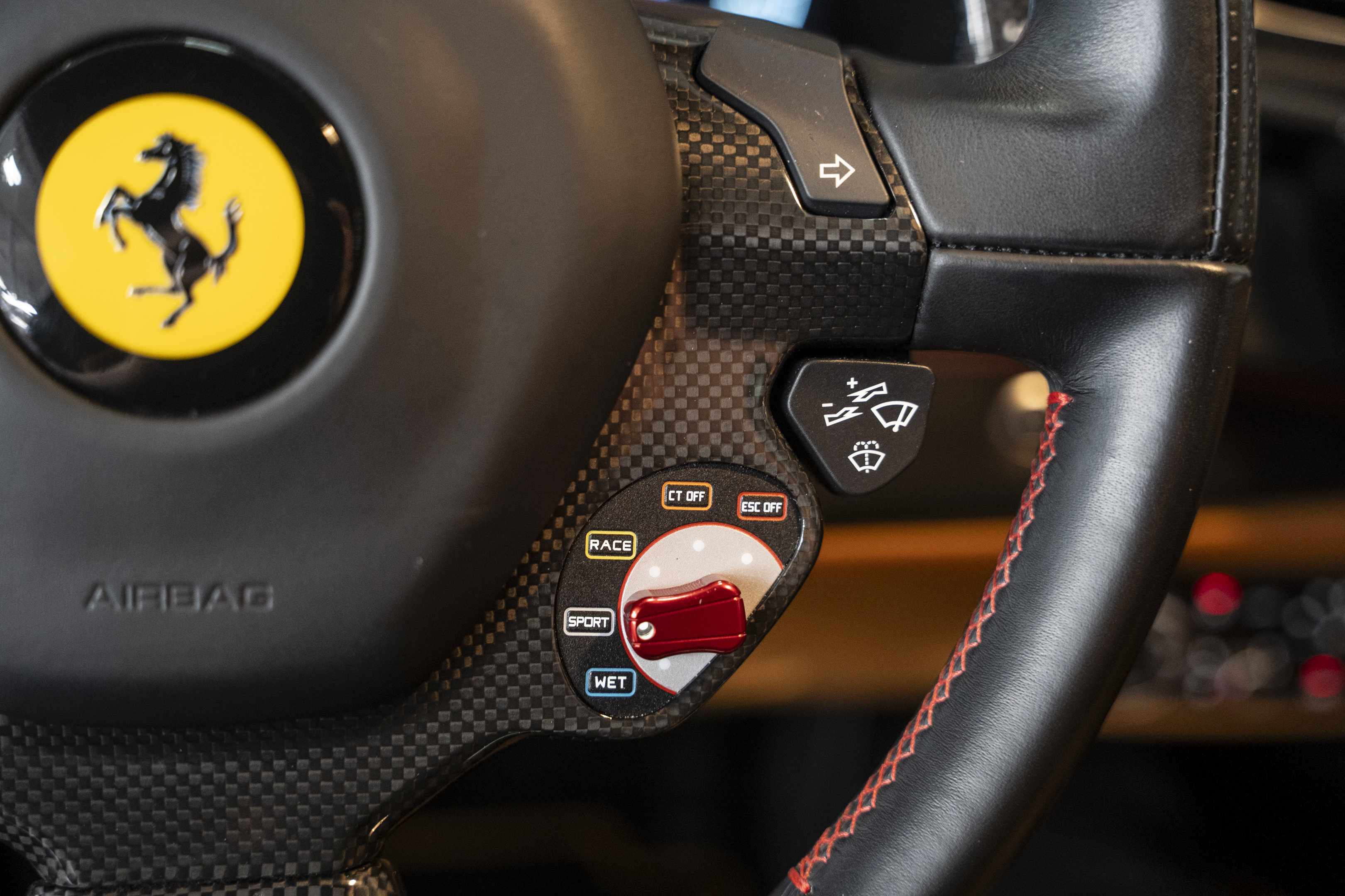 Used 2018 Ferrari 488 GTB RWD image 32