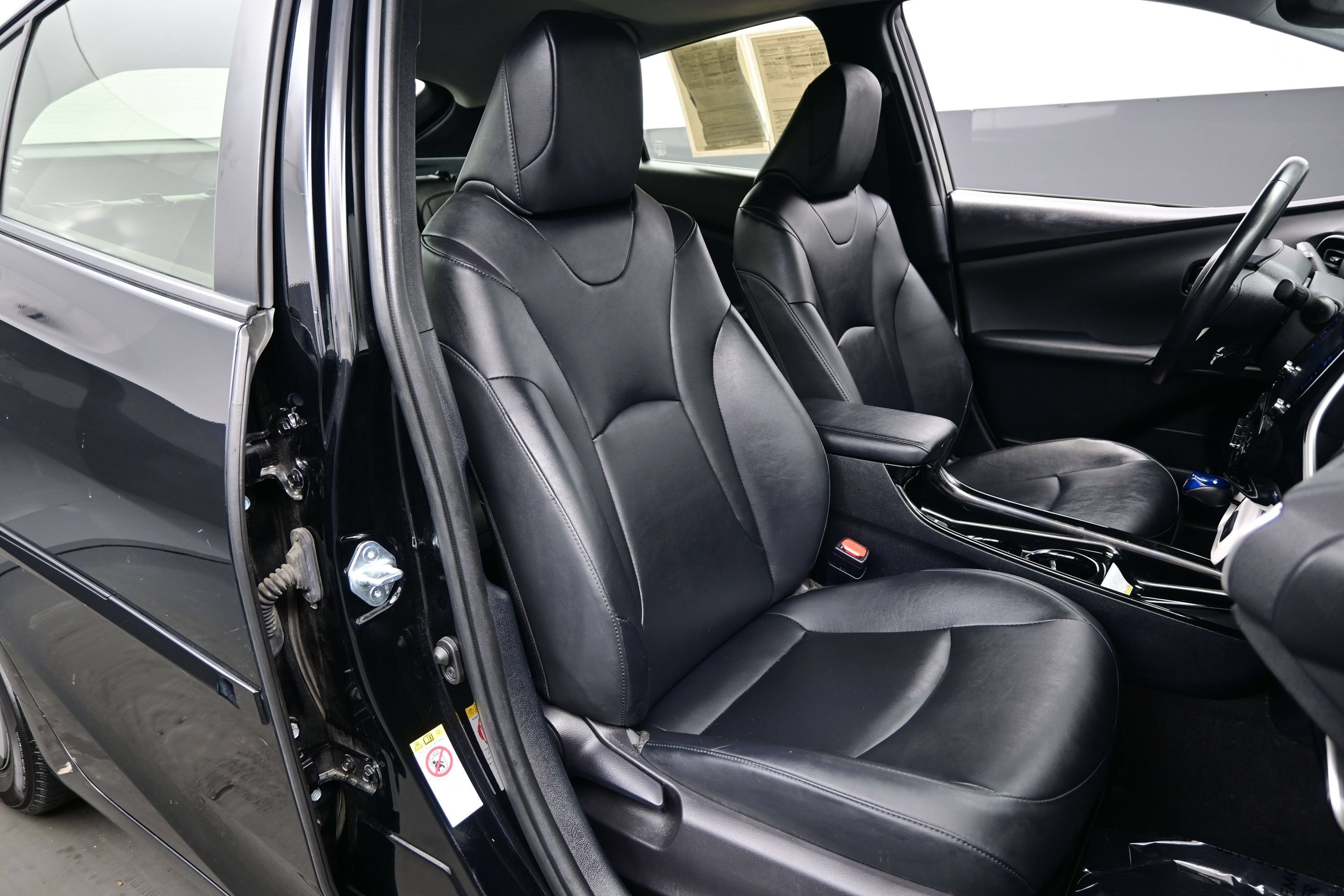 Used 2017 Toyota Prius Four w/ Advanced Technology Package FWD image 14