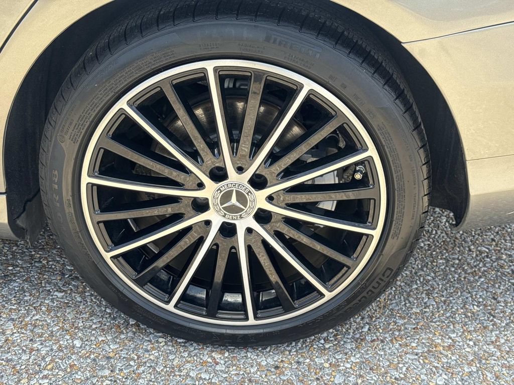 Used 2019 Mercedes-Benz C 300 Sedan image 5