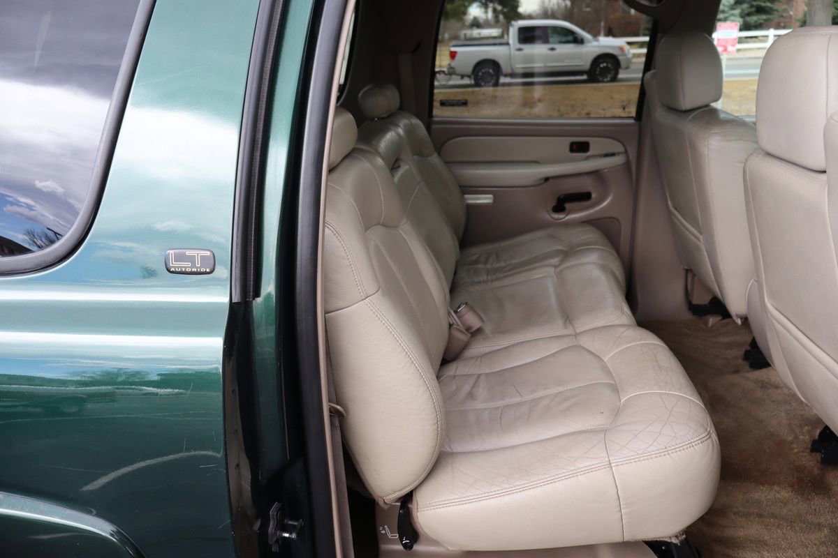 Used 2002 Chevrolet Suburban 2500 LT image 23