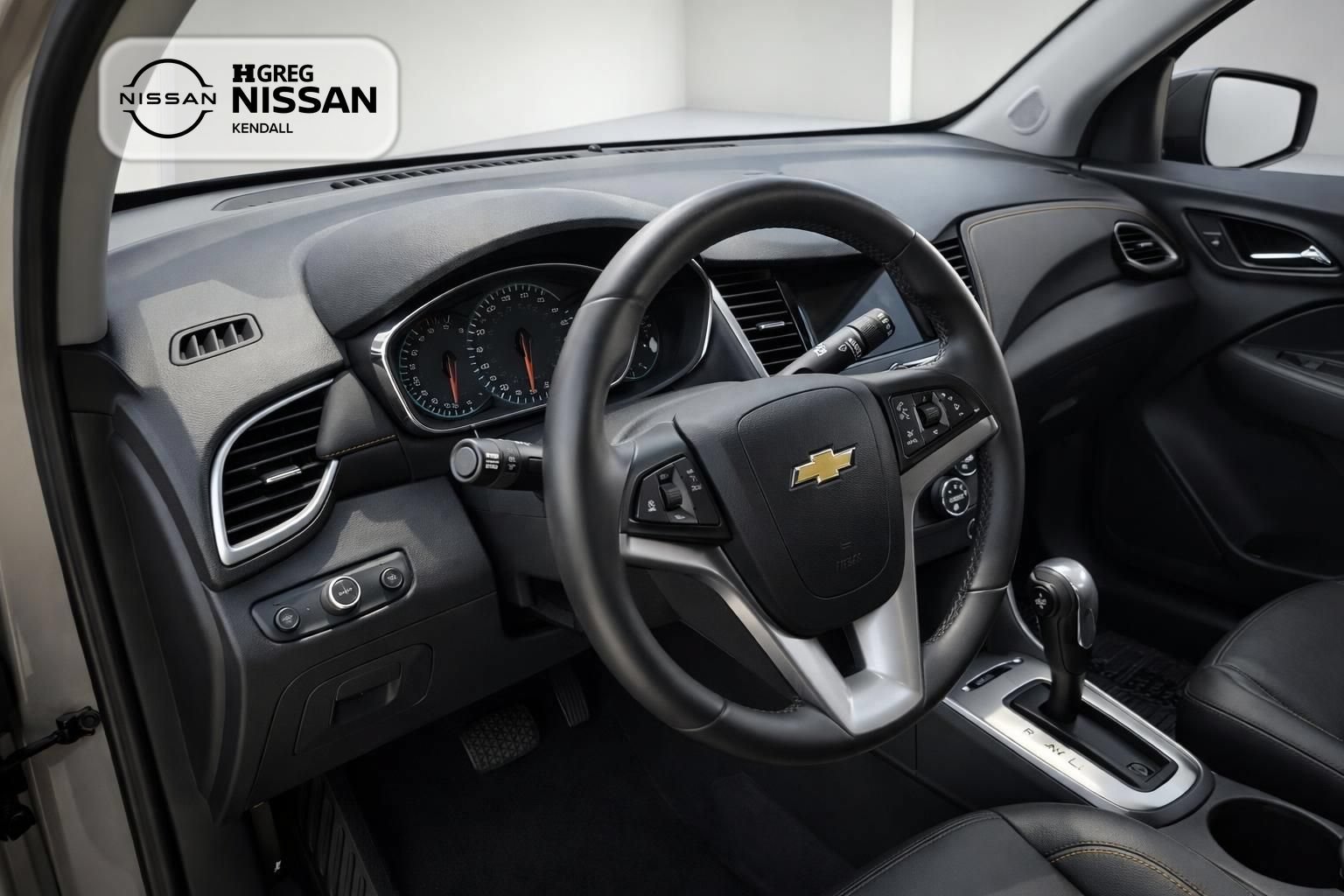 Used 2019 Chevrolet Trax LT w/ LT Convenience Package FWD image 8