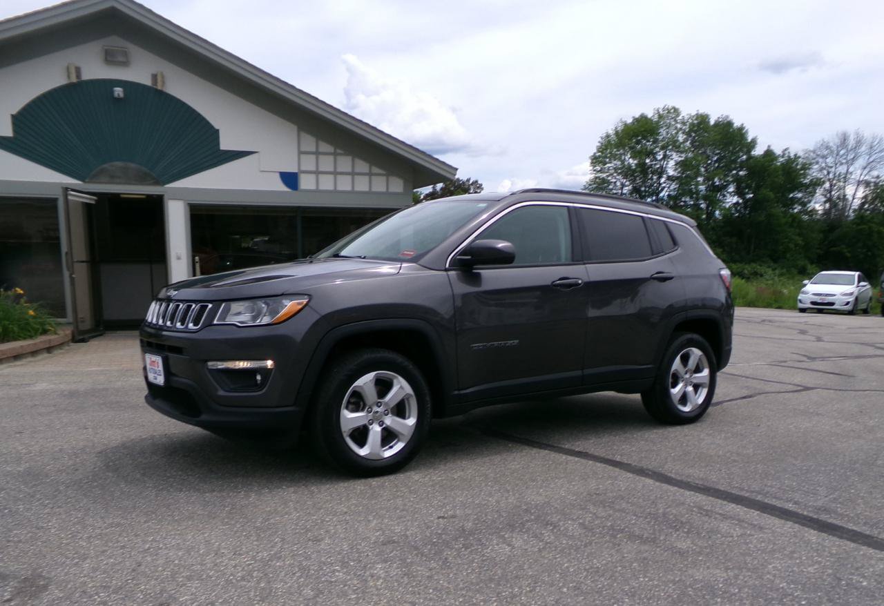 Used 2020 Jeep Compass Latitude w/ Cold Weather Group AWD/4WD image 2