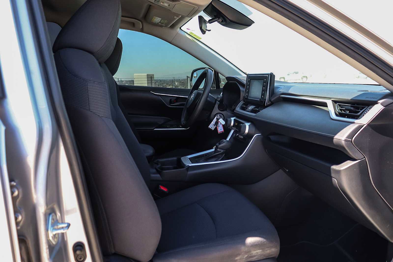 Used 2019 Toyota RAV4 LE image 15