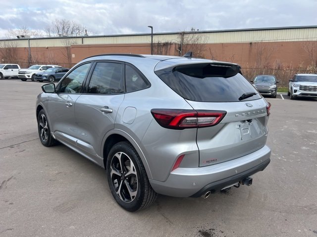 Used 2023 Ford Escape ST-Line Select w/ Tech Pack #2 image 7