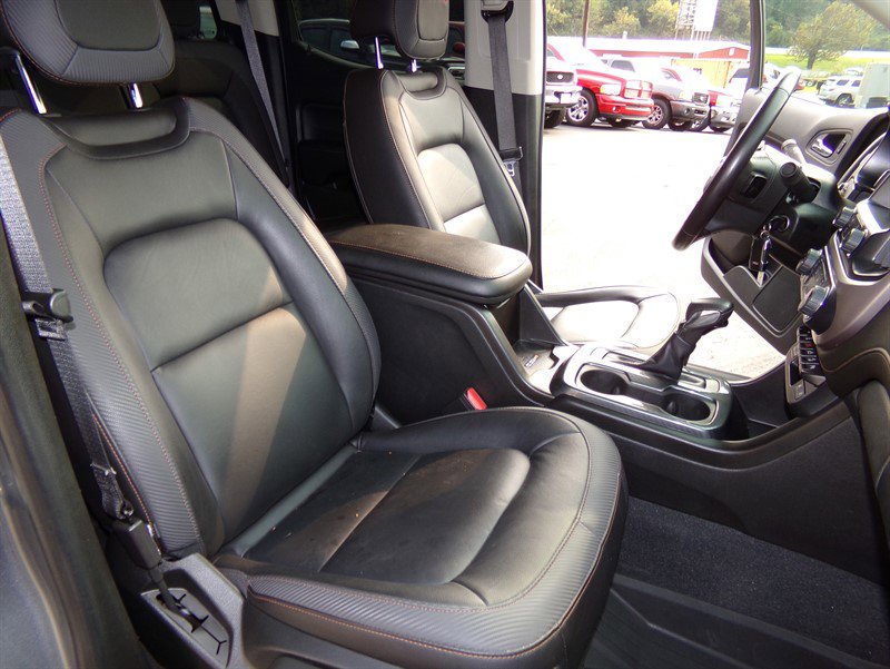 Used 2022 GMC Canyon AT4 image 16