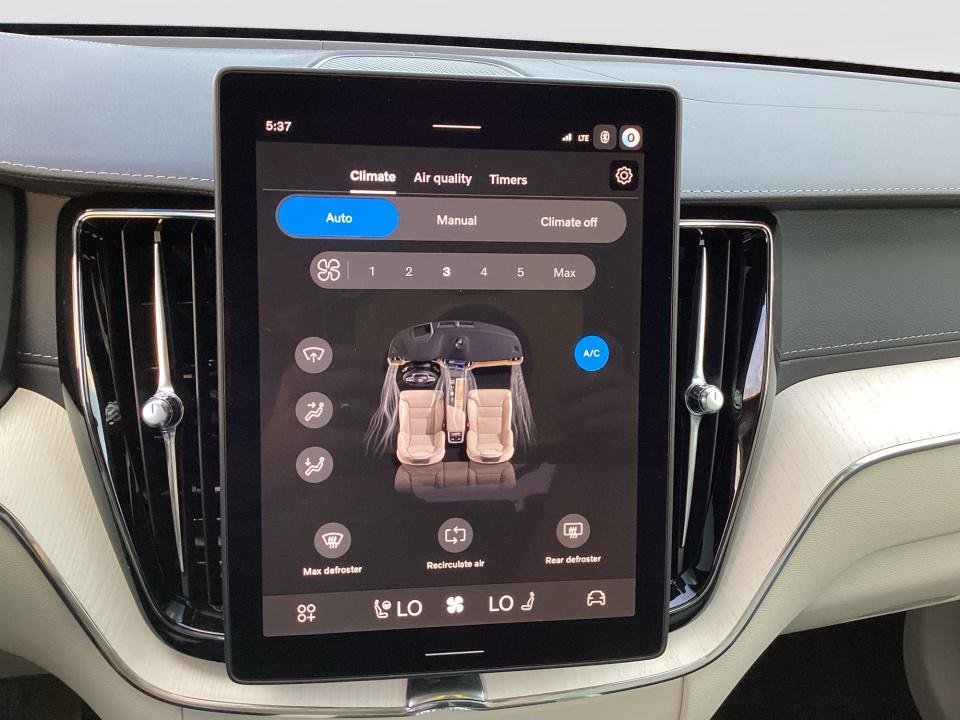 New 2027 Volvo XC60 T8 Ultra AWD/4WD image 18
