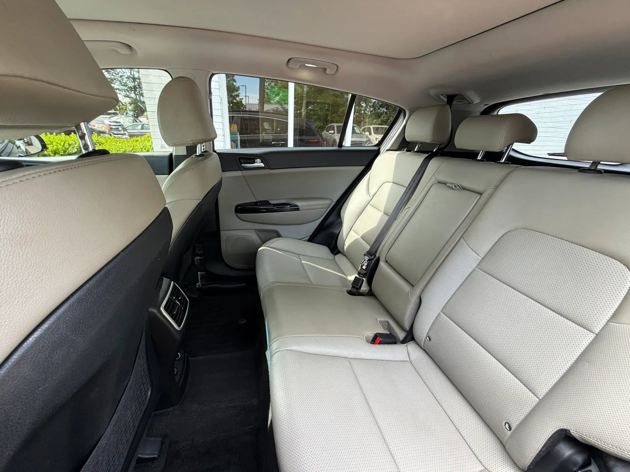 Used 2022 Kia Sportage EX image 19