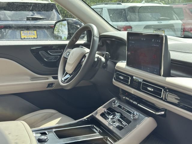Certified 2024 Lincoln Aviator Reserve w/ Elements Package Plus image 33