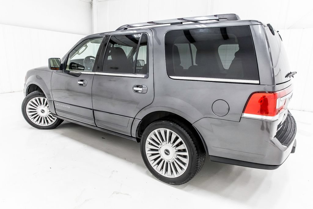 Used 2015 Lincoln Navigator 2WD w/ Equipment Group 101A Reserve image 4