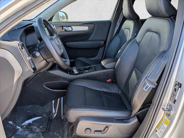 Used 2019 Volvo XC40 T5 Momentum image 19