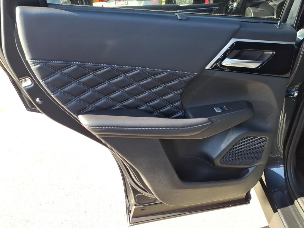New 2026 Nissan Rogue Platinum AWD/4WD image 8