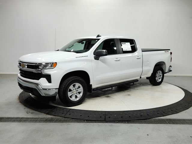 Used 2025 Chevrolet Silverado 1500 LT w/ Work Truck Package AWD/4WD image 4