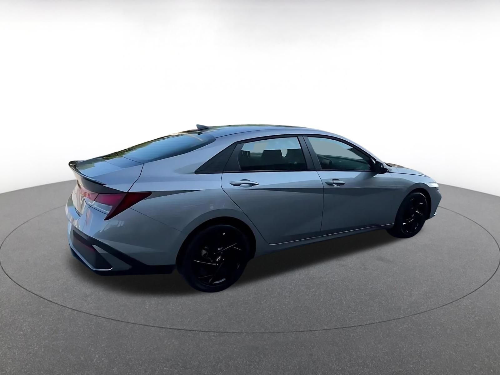 Used 2026 Hyundai Elantra Sport FWD image 14