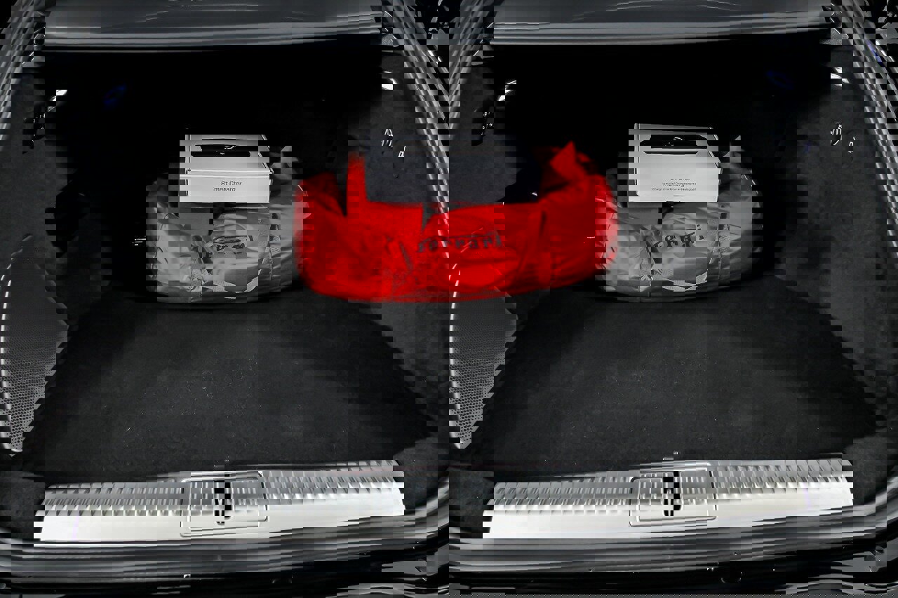 Used 2025 Ferrari Purosangue image 17