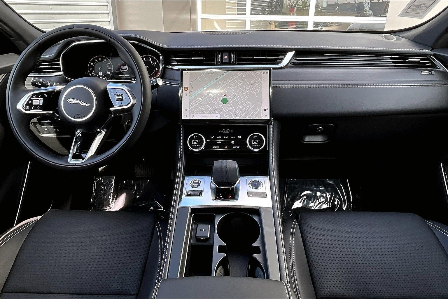 New 2025 Jaguar F-PACE R-Dynamic S image 5