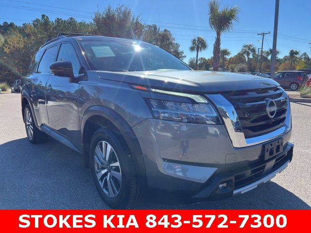 Used 2022 Nissan Pathfinder SL image 1
