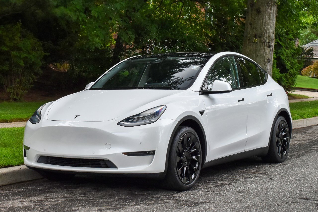Used 2021 Tesla Model Y 2WD image 2