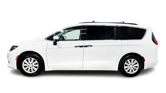 Used 2022 Chrysler Voyager LX image 1