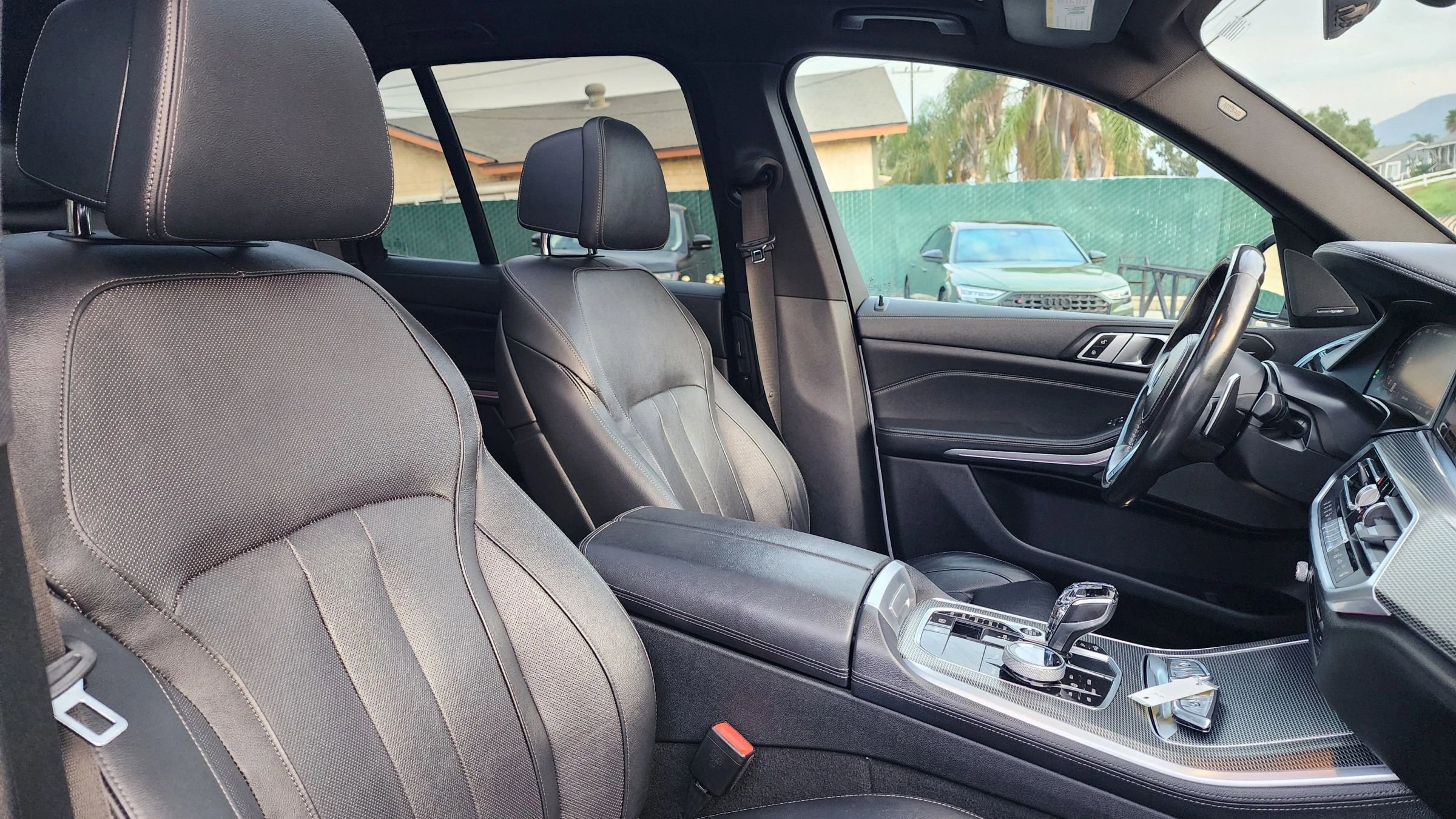 Used 2020 BMW X5 M50i w/ Premium Package image 25