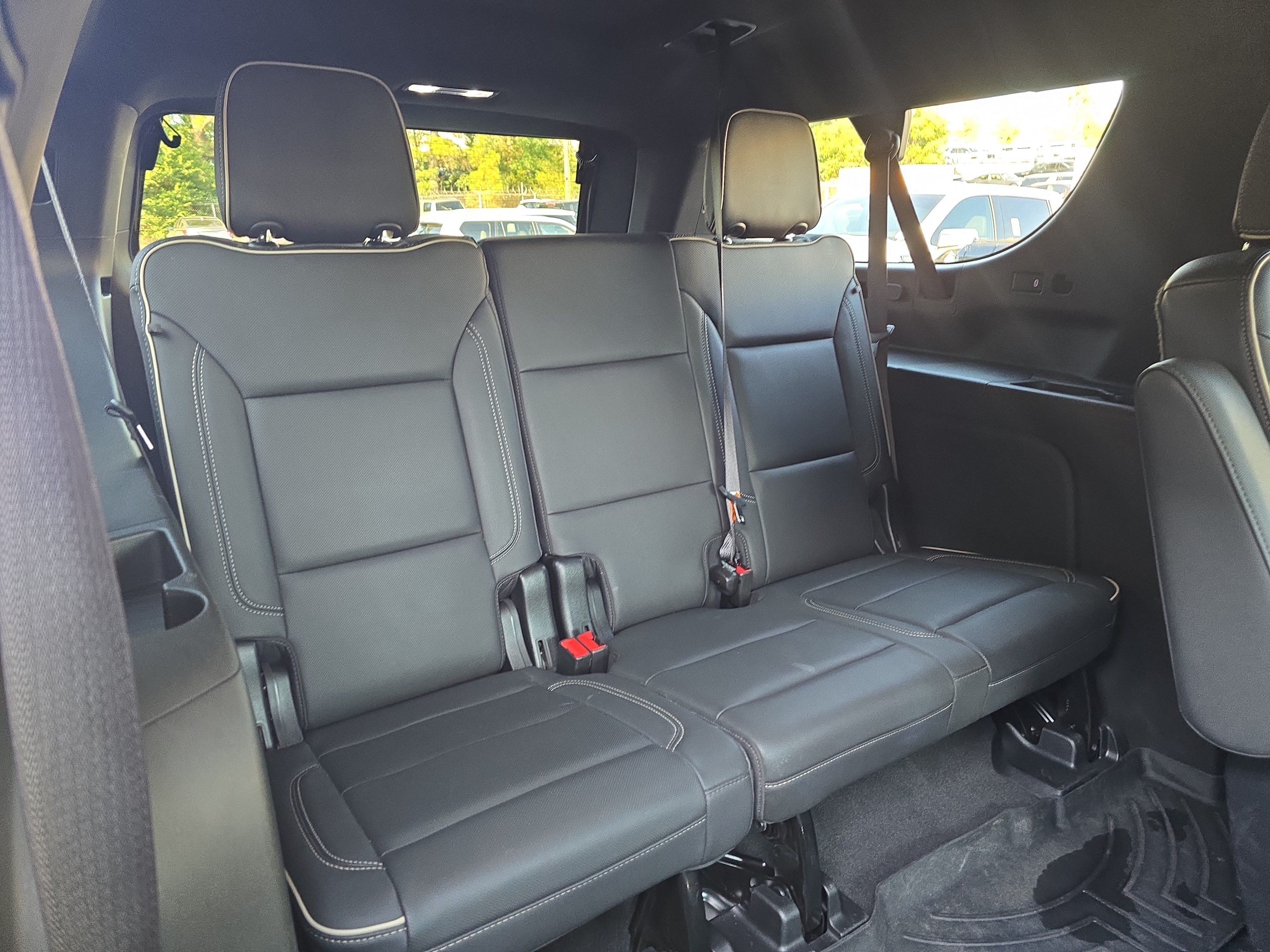 Used 2022 GMC Yukon XL SLT w/ SLT Premium Package AWD/4WD image 12