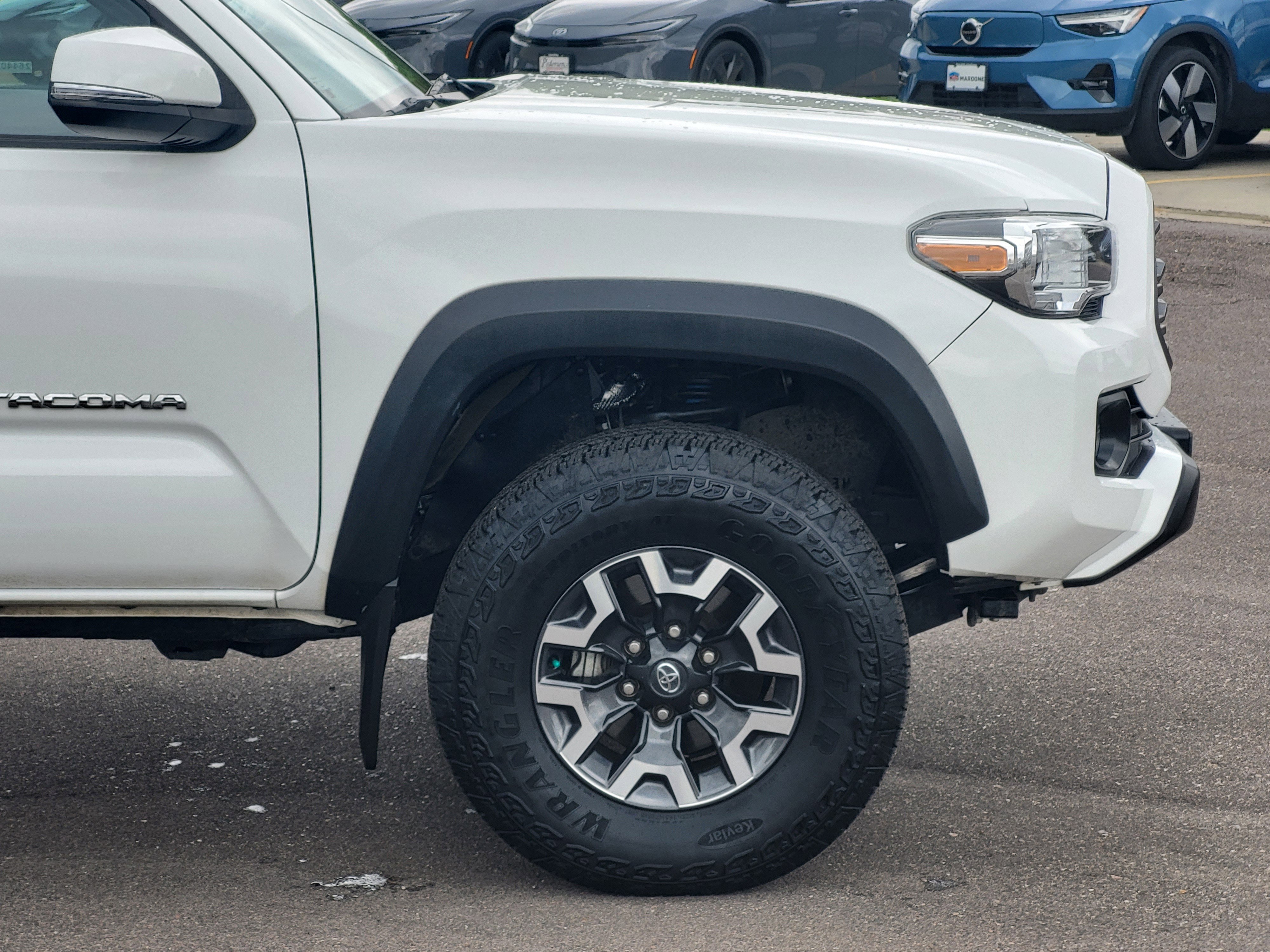 Certified 2023 Toyota Tacoma TRD Off-Road w/ Technology Package AWD/4WD image 7