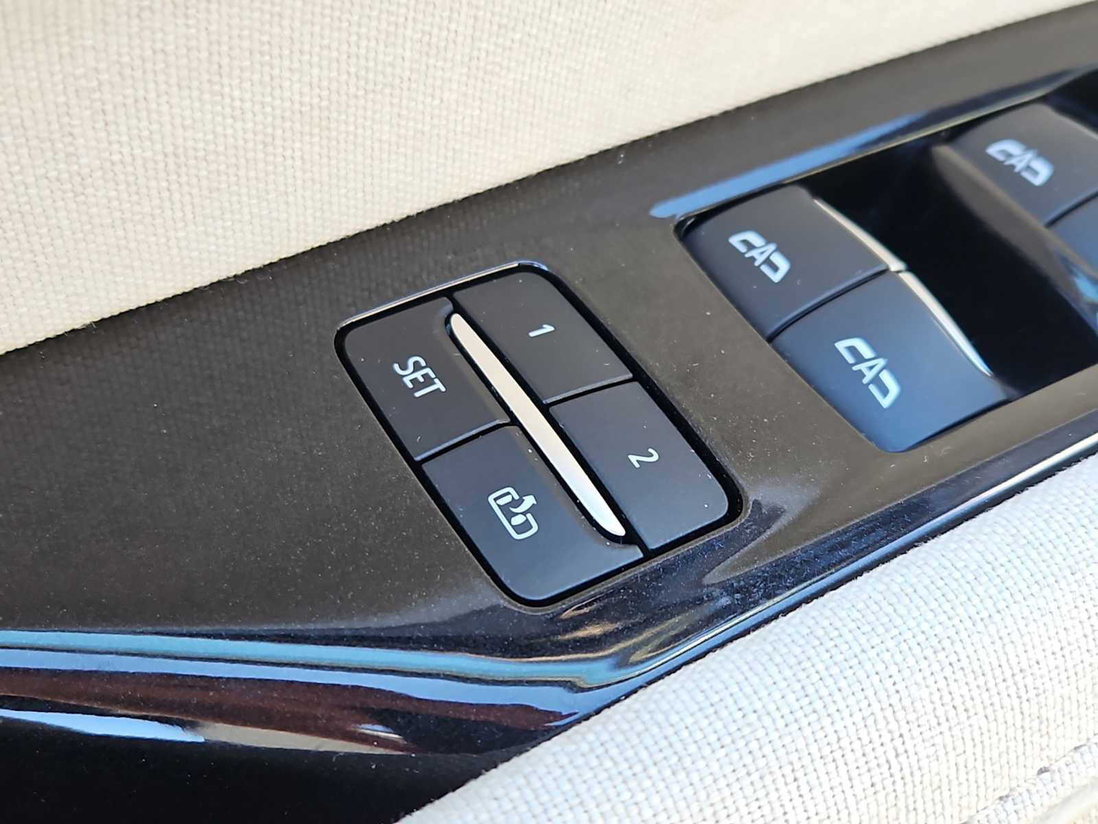 Used 2021 Cadillac Escalade Premium Luxury Platinum image 14