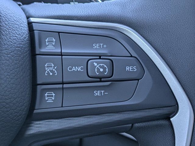 New 2025 Jeep Grand Cherokee Altitude image 23