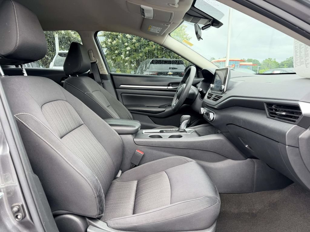 Used 2022 Nissan Altima 2.5 SV FWD image 9