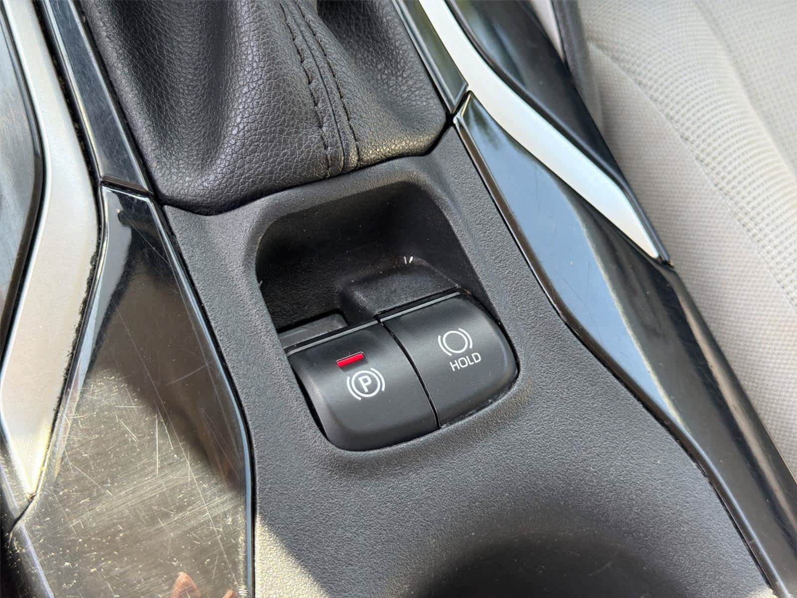 Used 2022 Toyota Corolla LE FWD image 36