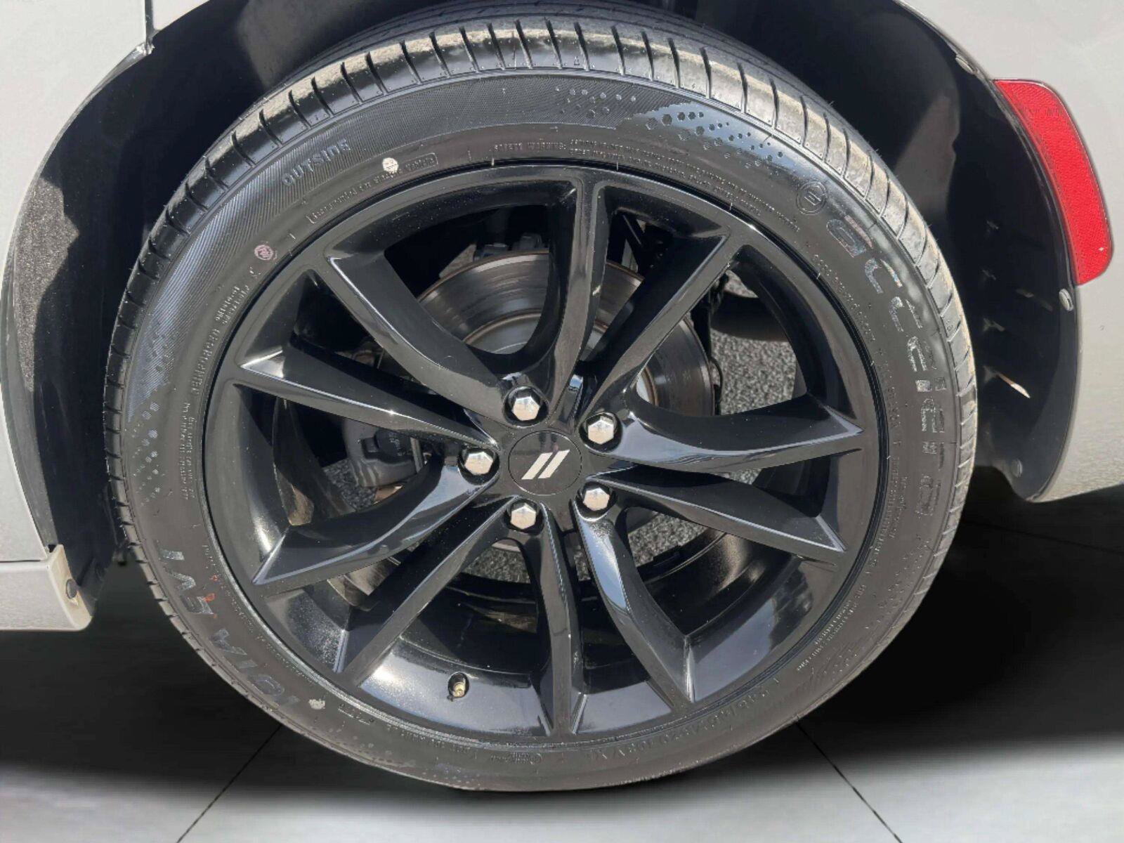 Used 2018 Dodge Charger SXT RWD image 45