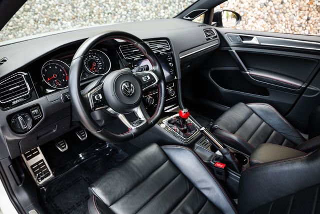 Used 2019 Volkswagen GTI SE FWD image 2