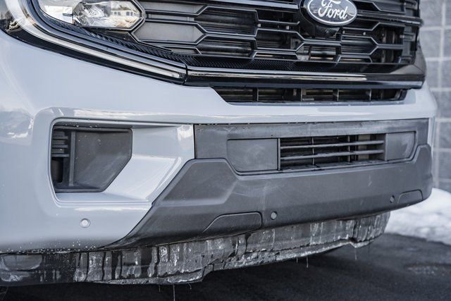 Used 2025 Ford Expedition Active image 26