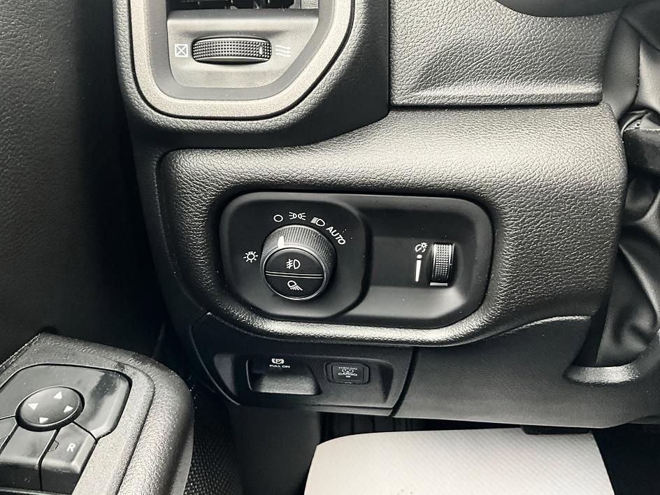 New 2026 RAM 1500 Classic Warlock image 16