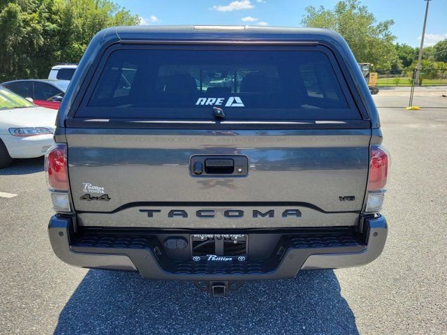 Used 2022 Toyota Tacoma Limited w/ Nightshade Package AWD/4WD image 11